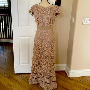 Beautiful lace overlay formal dress